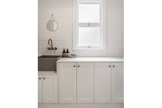 Novi 50 x 46 Fine Fireclay Concrete Look Farmhouse Butler Sink